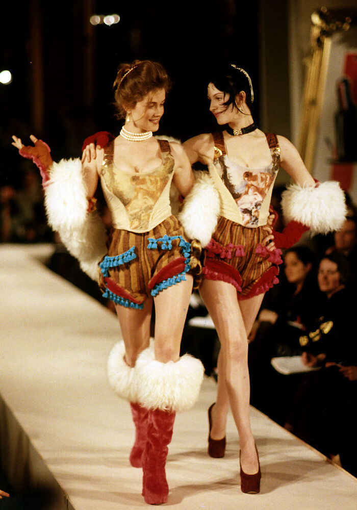 Vivienne Westwood, коллекция "Портрет" осень-зима 1990-1991 г. 
