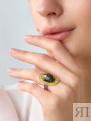 Крупное овальное кольцо «Мойра» из серебра с чернением и золочением и янтар