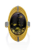 Крупное овальное кольцо «Мойра» из серебра с чернением и золочением и янтар