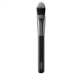 Плоская
кисть для тонального крема FACE 03 FLAT FOUNDATION BRUSH